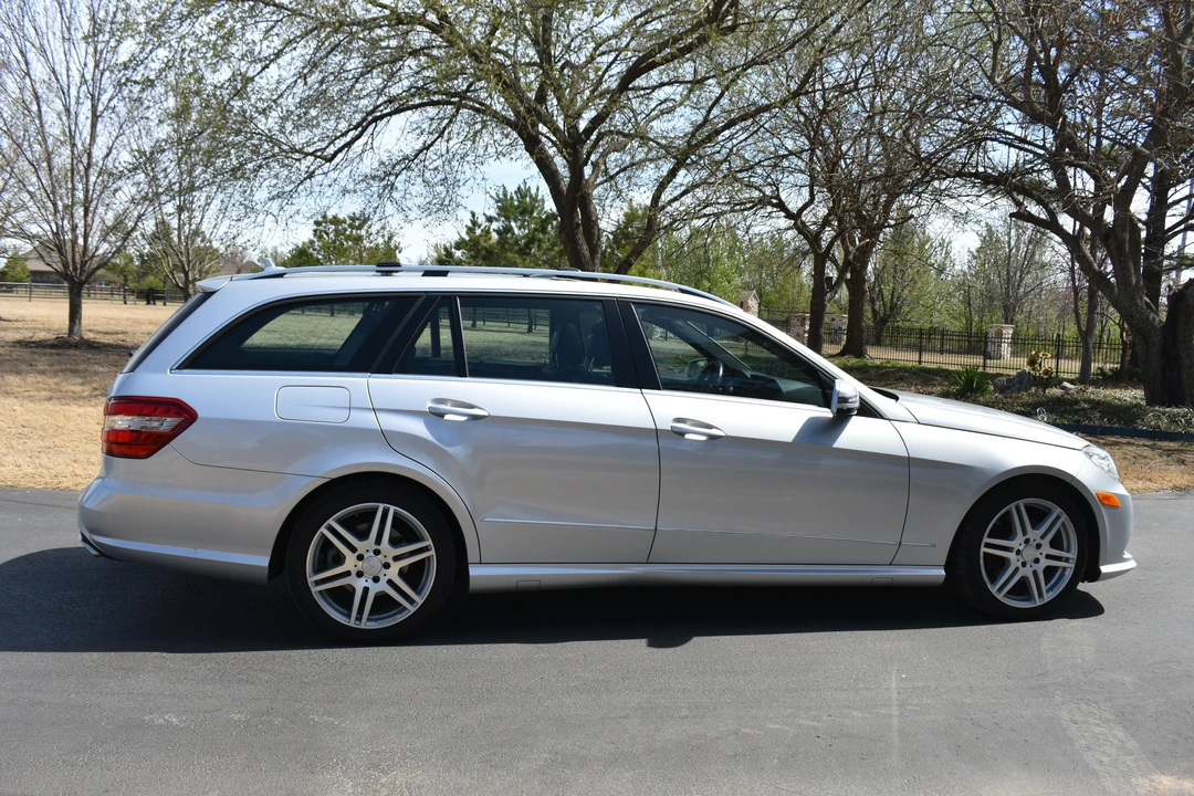 2011 Mercedes-Benz W212 E-Class - Image 23 of 31