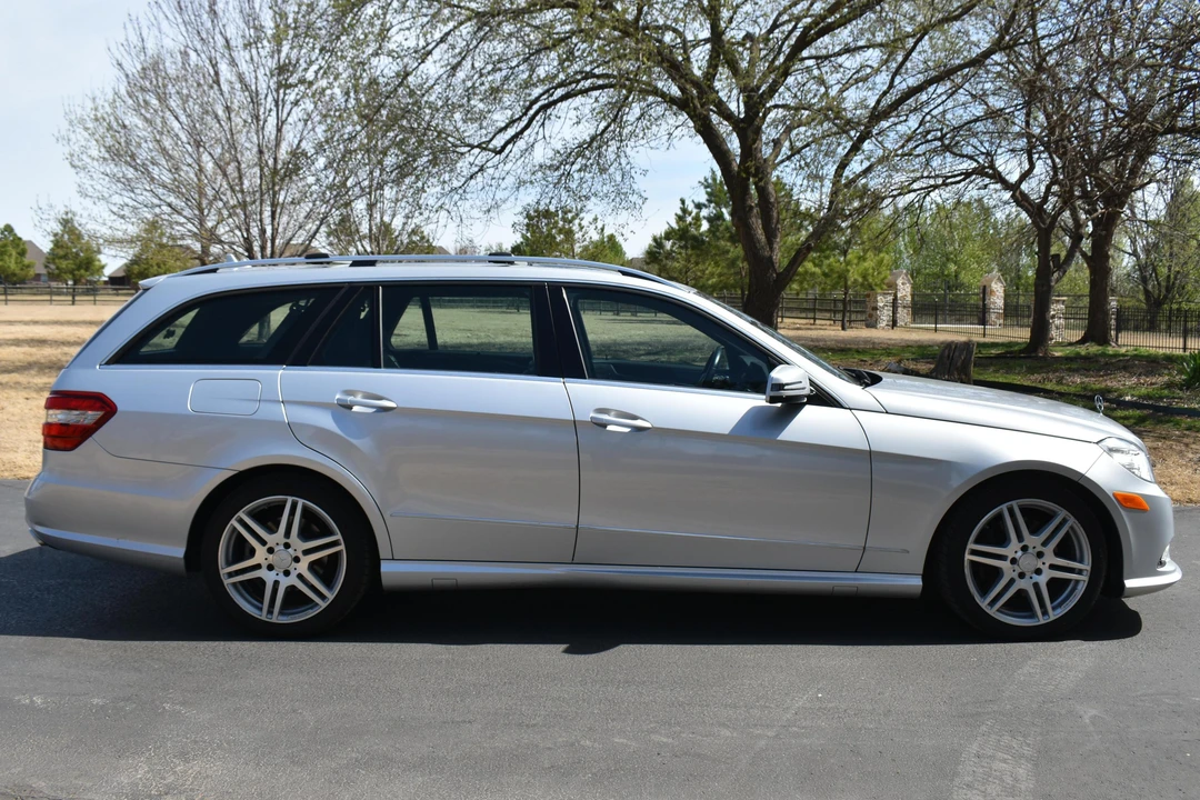2011 Mercedes-Benz W212 E-Class - Image 3 of 31