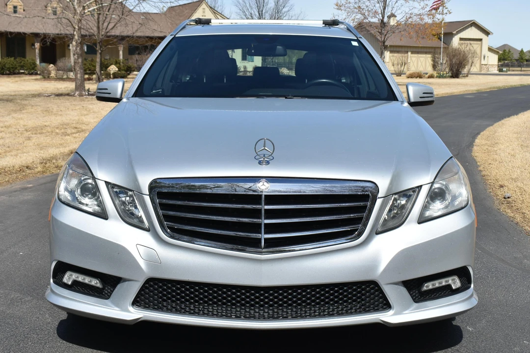 2011 Mercedes-Benz W212 E-Class - Image 2 of 31