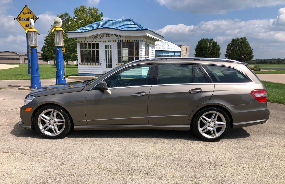 2011 Mercedes-Benz W212 E-Class - Image 12 of 31