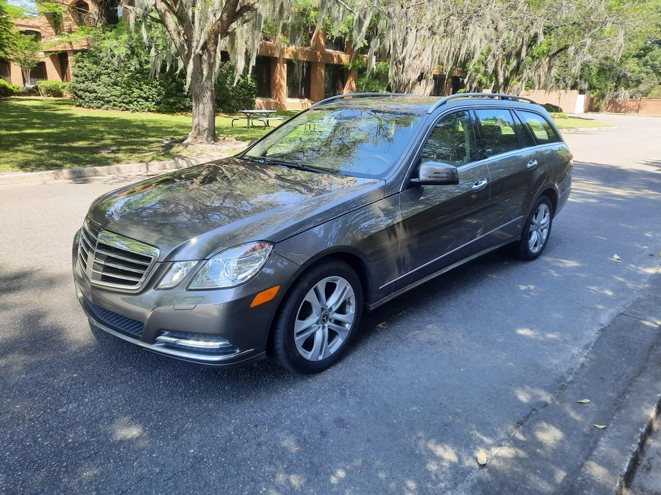 2011 Mercedes-Benz W212 E-Class - Image 10 of 31