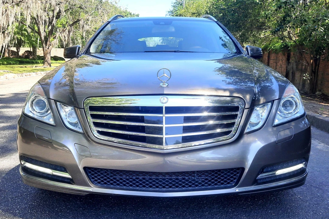 2011 Mercedes-Benz W212 E-Class - Image 2 of 31