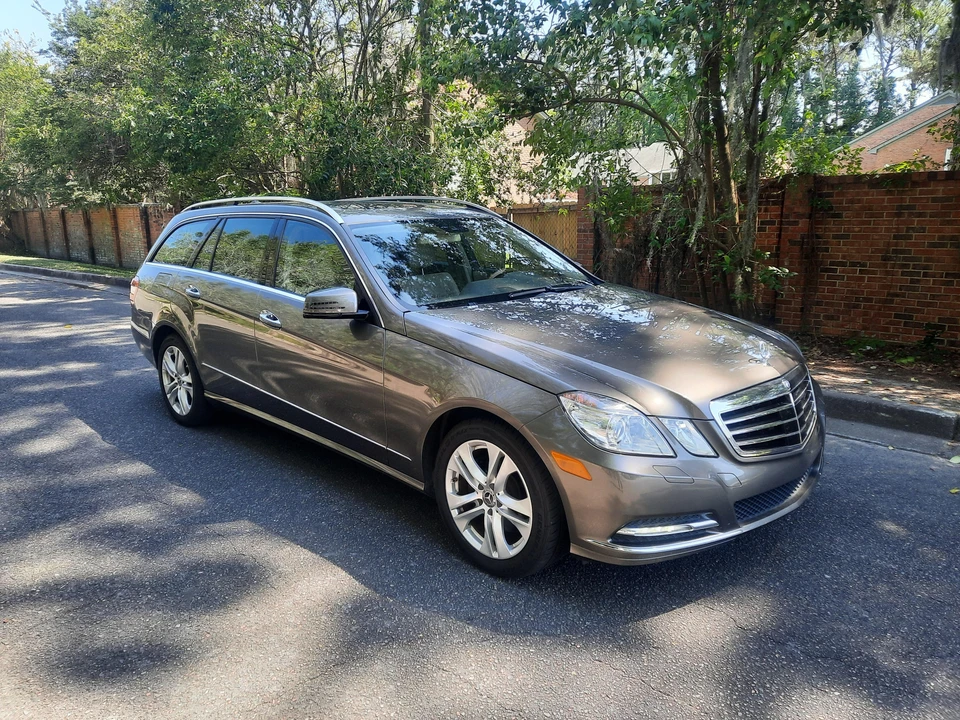 2011 Mercedes-Benz W212 E-Class - Image 26 of 31
