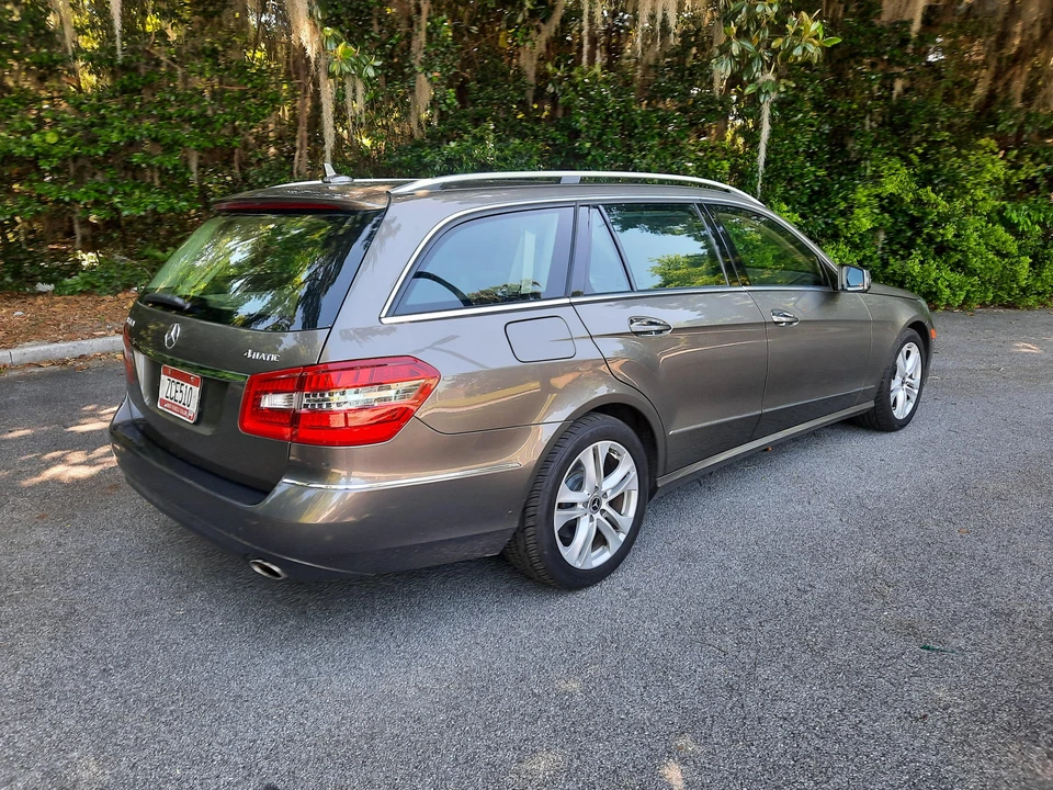 2011 Mercedes-Benz W212 E-Class - Image 20 of 31