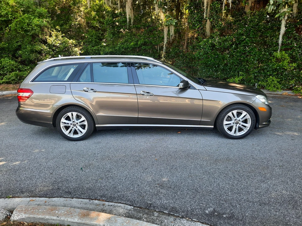 2011 Mercedes-Benz W212 E-Class - Image 23 of 31