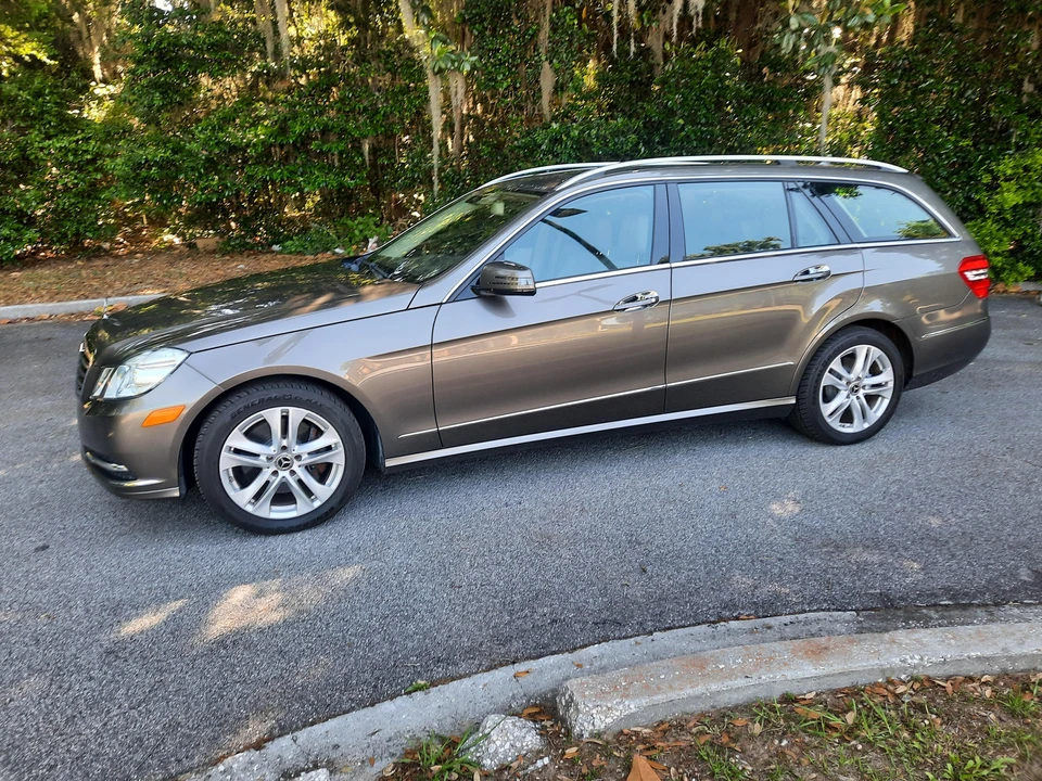 2011 Mercedes-Benz W212 E-Class - Image 11 of 31