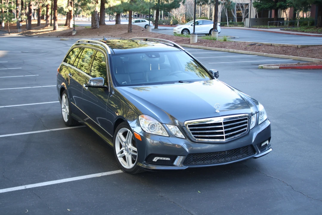 2011 Mercedes-Benz W212 E-Class - Image 25 of 31
