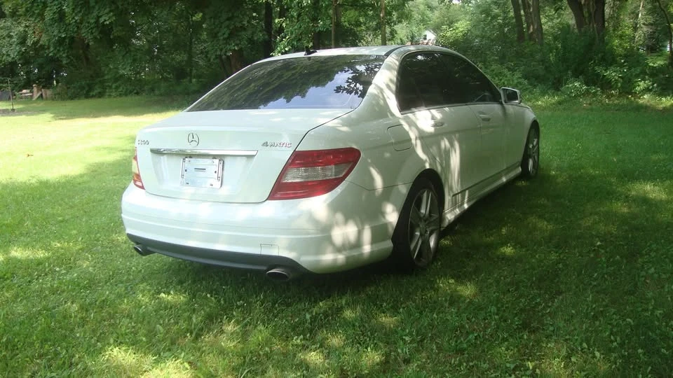 2011 Mercedes-Benz W212 E-Class - Image 2 of 3