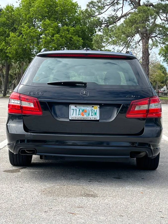 2011 Mercedes-Benz W212 E-Class - Image 4 of 4