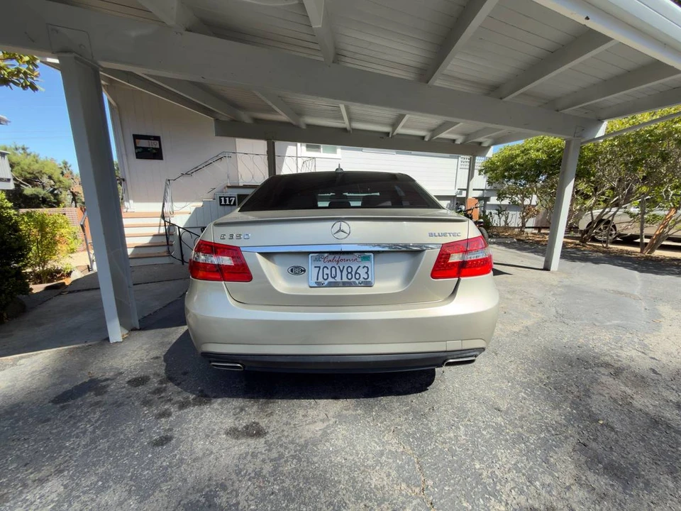 2011 Mercedes-Benz W212 E-Class - Image 2 of 11