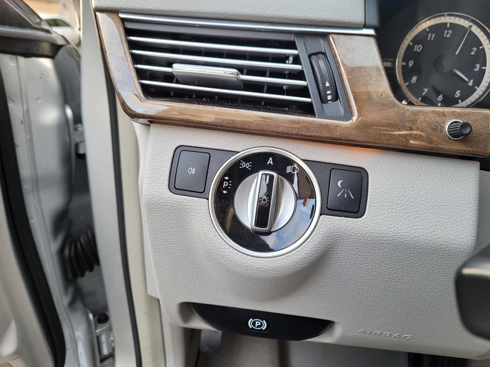2011 Mercedes-Benz W212 E-Class - Image 28 of 31