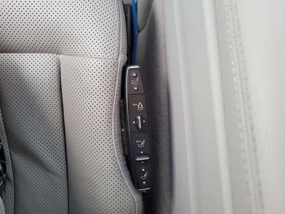 2011 Mercedes-Benz W212 E-Class - Image 23 of 31