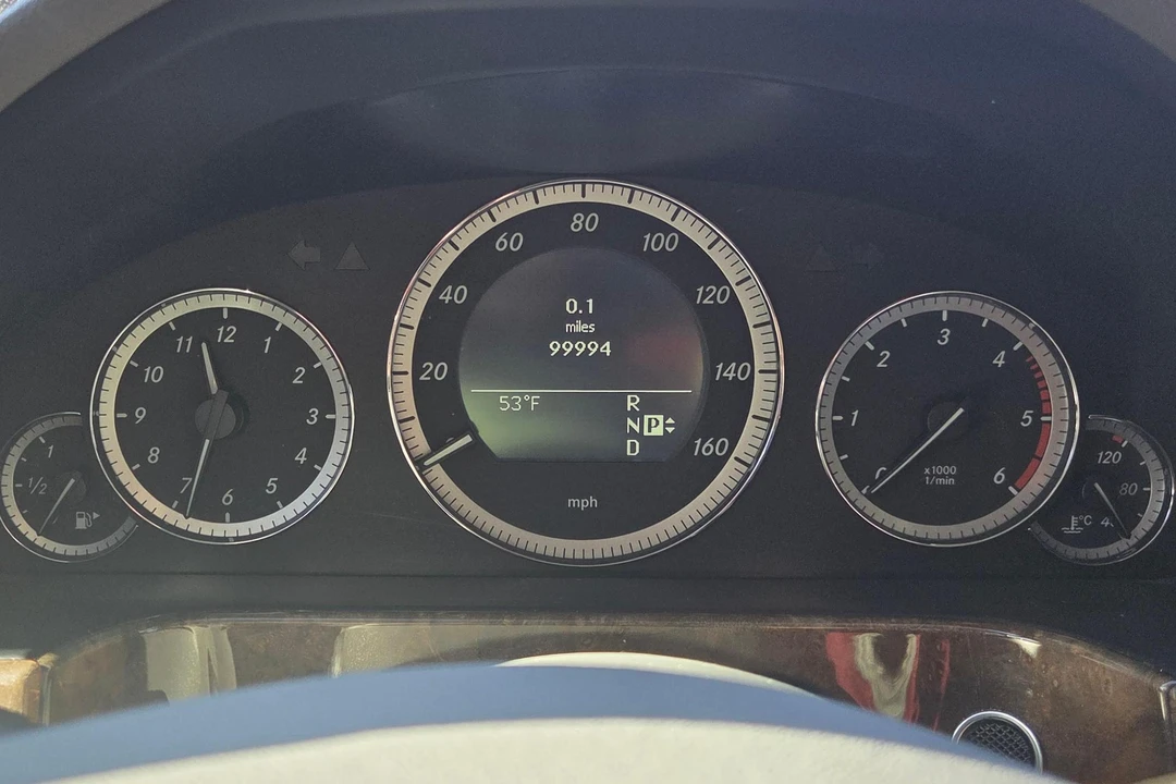 2011 Mercedes-Benz W212 E-Class - Image 21 of 31