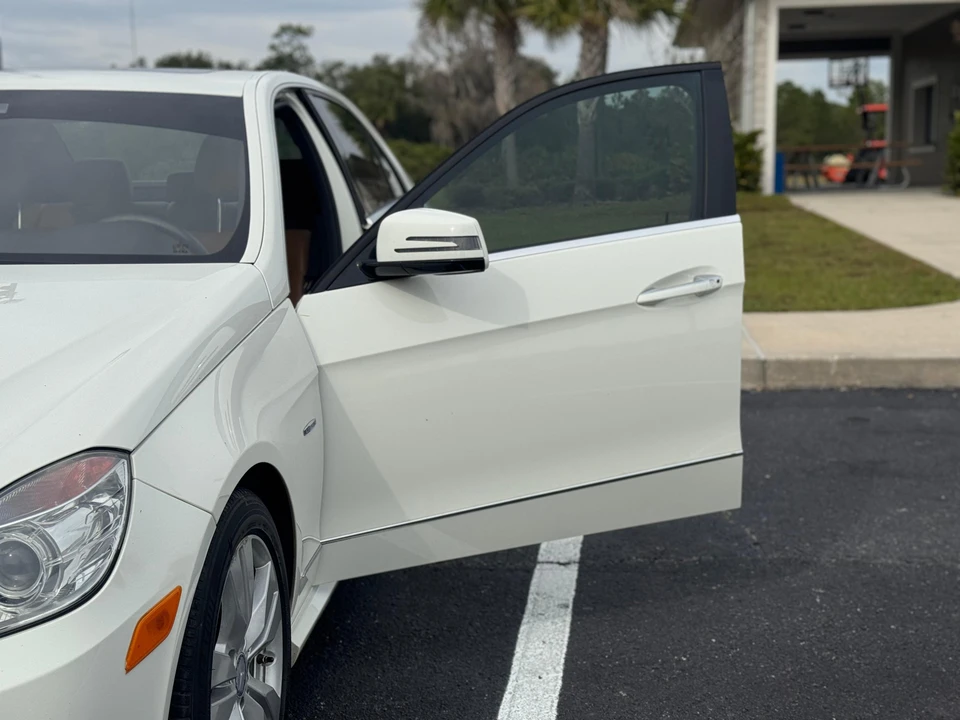 2011 Mercedes-Benz W212 E-Class - Image 23 of 31