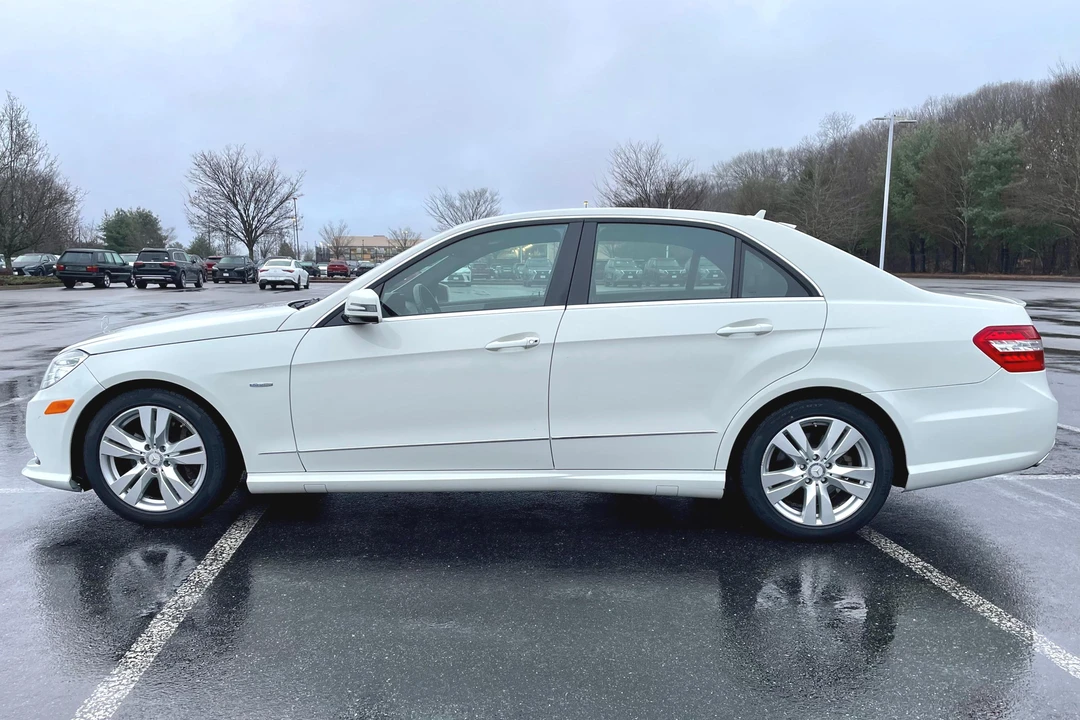 2011 Mercedes-Benz W212 E-Class - Image 3 of 31