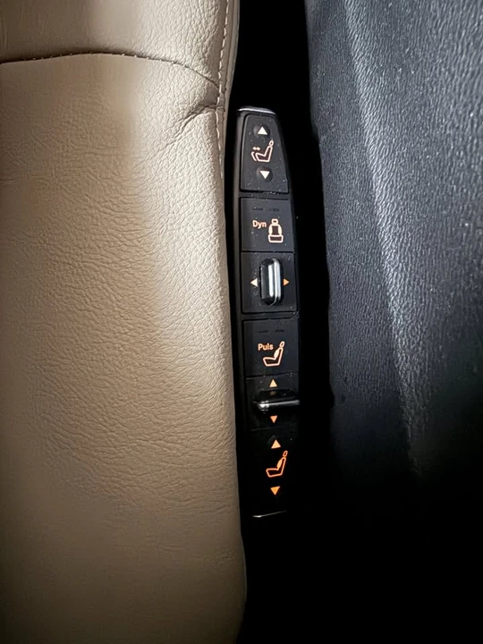2011 Mercedes-Benz W212 E-Class - Image 12 of 20