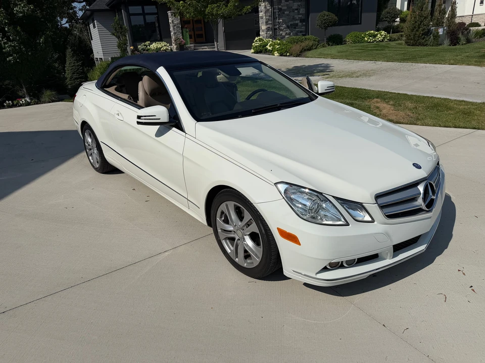2011 Mercedes-Benz C207/A207 E-Class Coupe & Convertible - Image 2 of 31