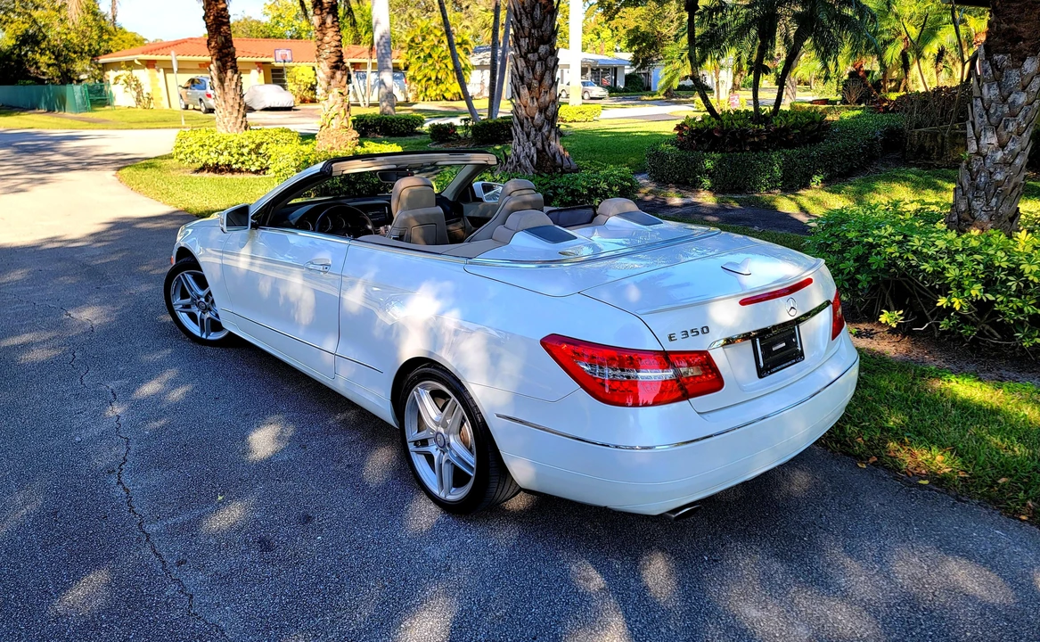 2011 Mercedes-Benz C207/A207 E-Class Coupe & Convertible - Image 13 of 31