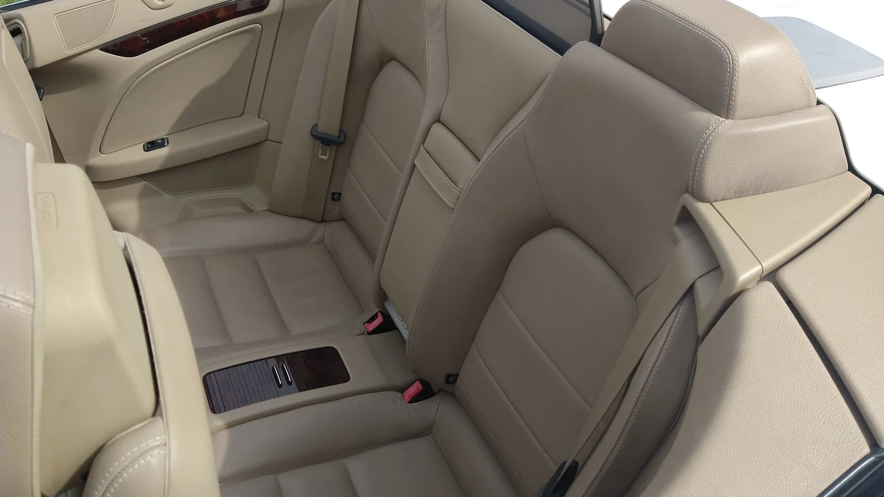2011 Mercedes-Benz C207/A207 E-Class Coupe & Convertible - Image 5 of 30