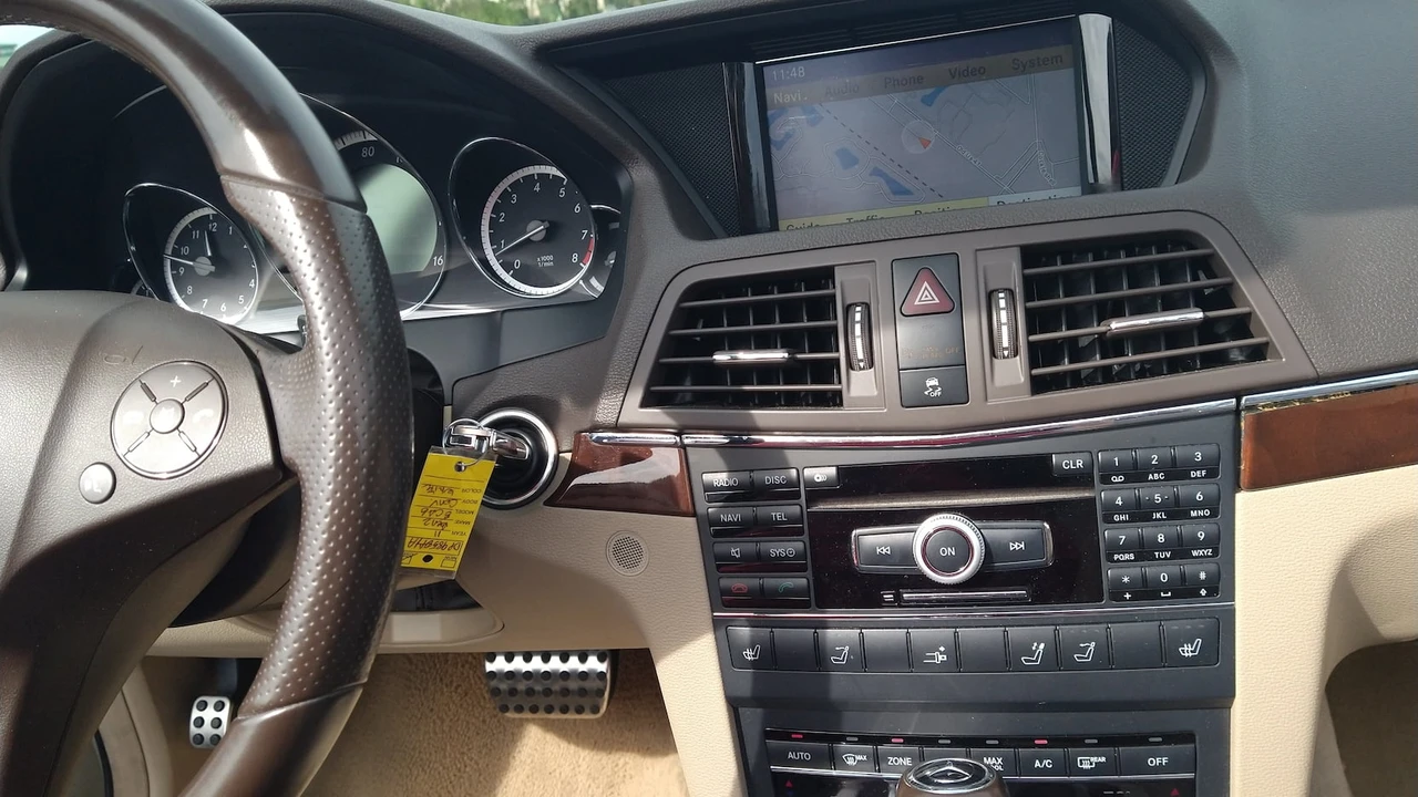 2011 Mercedes-Benz C207/A207 E-Class Coupe & Convertible - Image 12 of 30