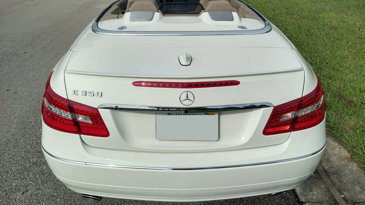 2011 Mercedes-Benz C207/A207 E-Class Coupe & Convertible - Image 26 of 30