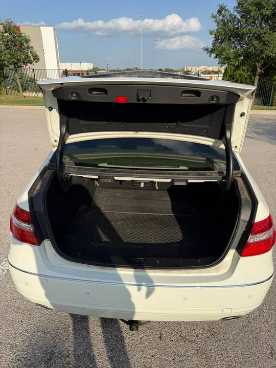 2011 Mercedes-Benz W212 E-Class - Image 12 of 17