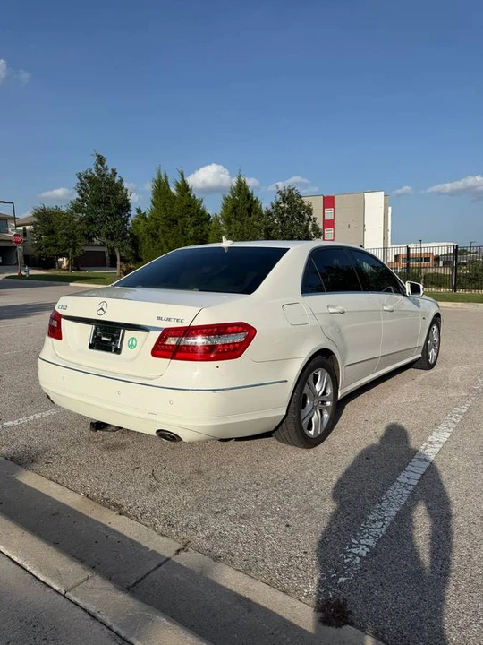 2011 Mercedes-Benz W212 E-Class - Image 4 of 17