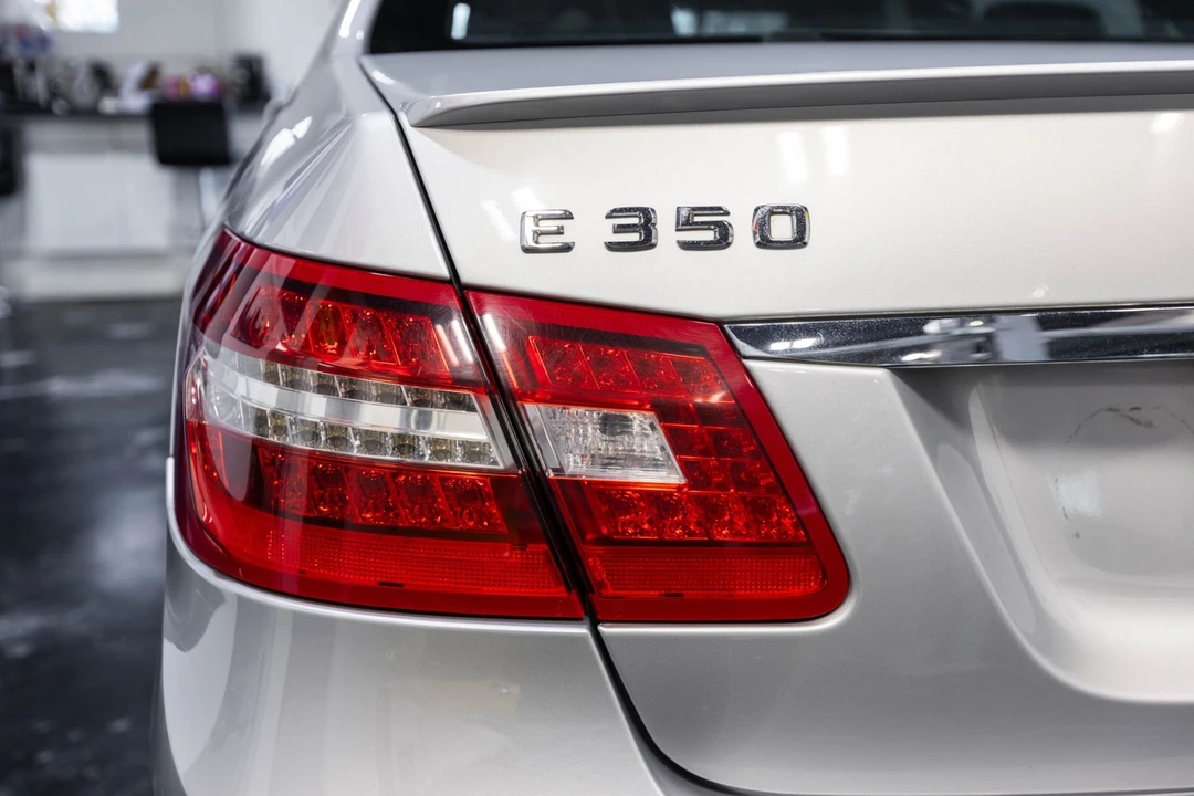 2011 Mercedes-Benz W212 E-Class - Image 11 of 21