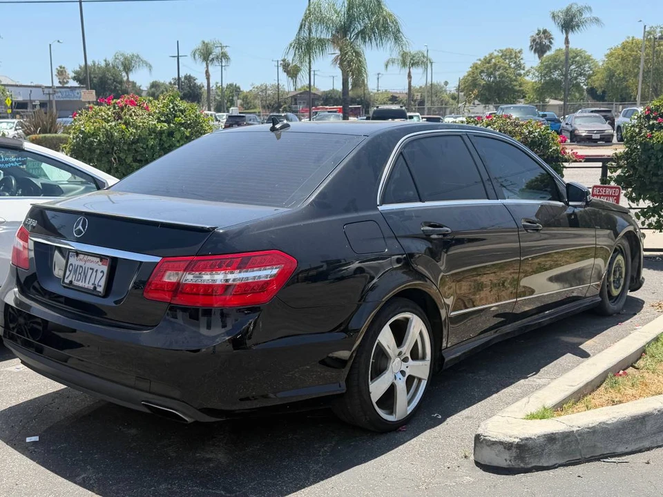 2011 Mercedes-Benz W212 E-Class - Image 2 of 2