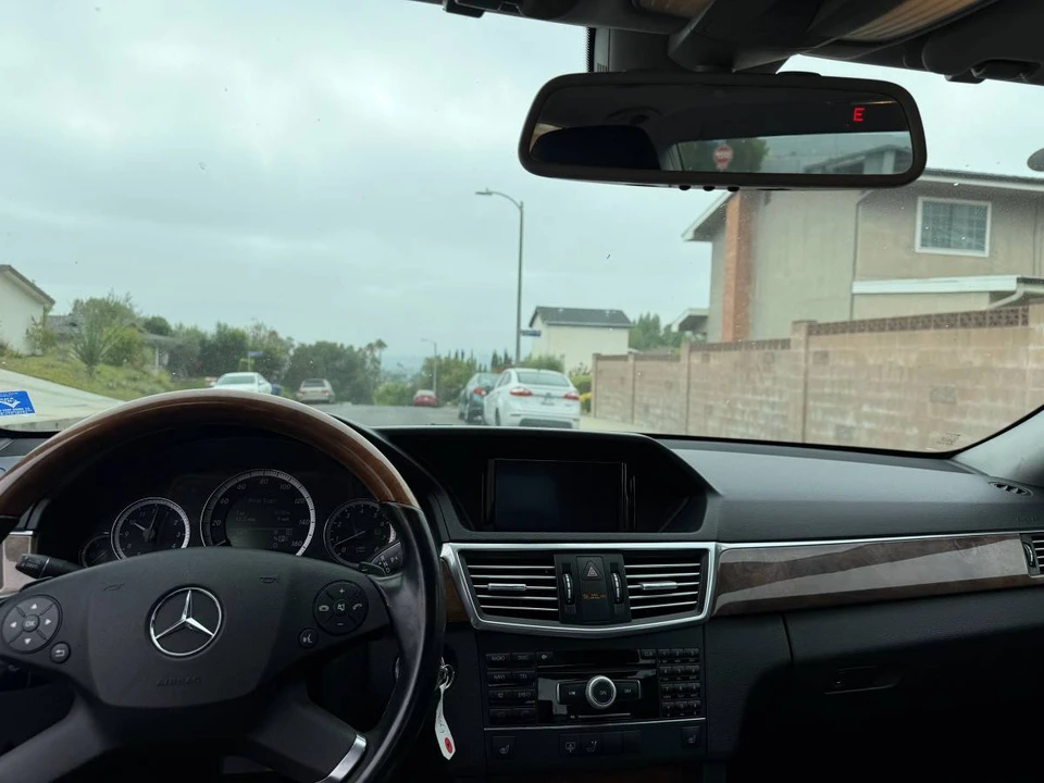 2011 Mercedes-Benz W212 E-Class - Image 10 of 17