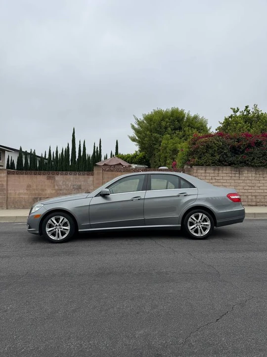 2011 Mercedes-Benz W212 E-Class - Image 2 of 17