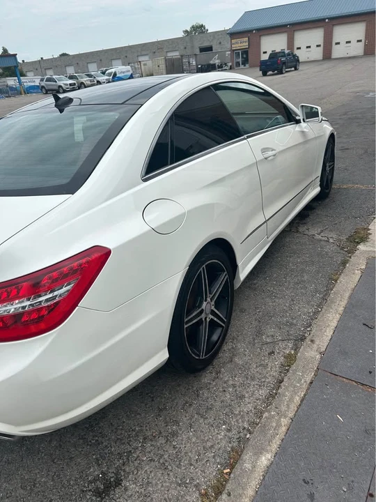 2011 Mercedes-Benz W212 E-Class - Image 3 of 12