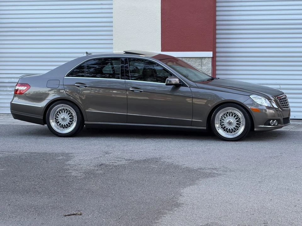 2011 Mercedes-Benz W212 E-Class - Image 24 of 31