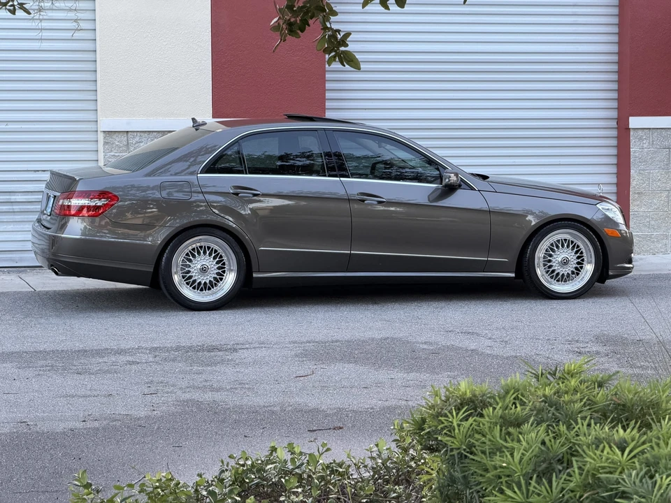 2011 Mercedes-Benz W212 E-Class - Image 22 of 31