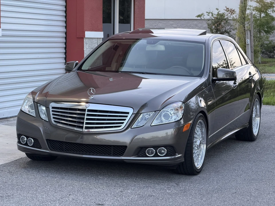 2011 Mercedes-Benz W212 E-Class - Image 2 of 31