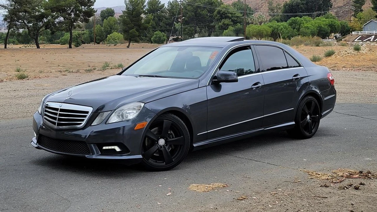 2011 Mercedes-Benz W212 E-Class - Image 2 of 21