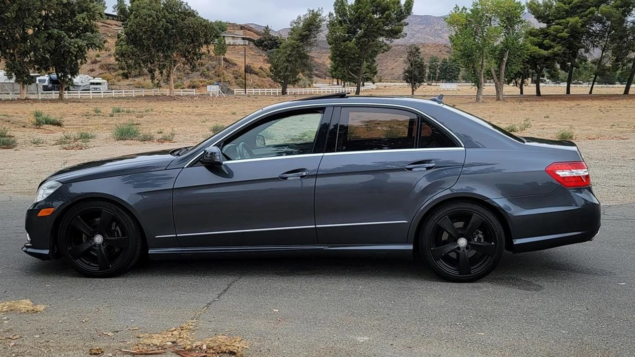 2011 Mercedes-Benz W212 E-Class - Image 12 of 21