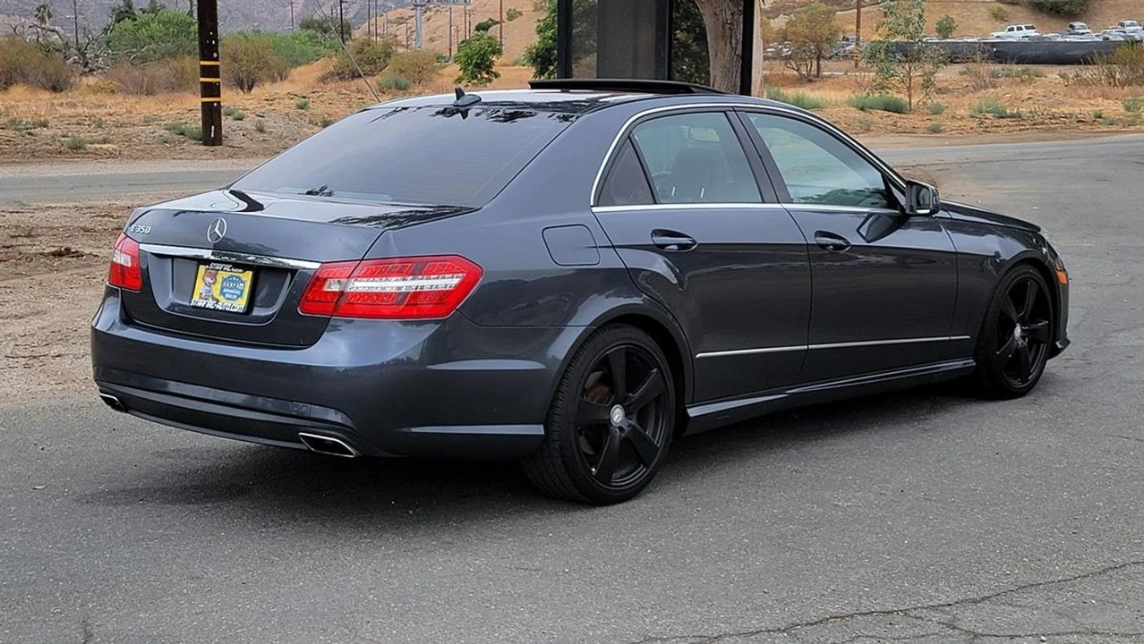 2011 Mercedes-Benz W212 E-Class - Image 7 of 21