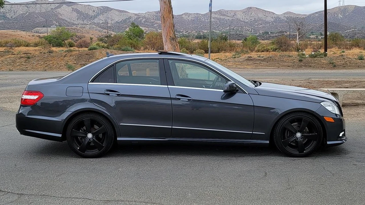 2011 Mercedes-Benz W212 E-Class - Image 13 of 21