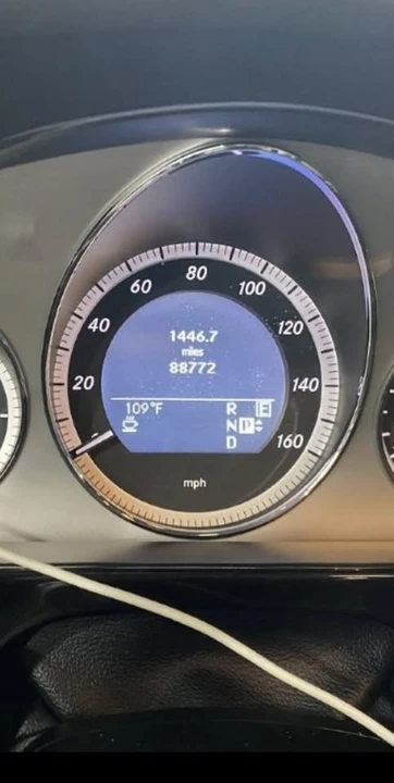 2011 Mercedes-Benz W212 E-Class - Image 2 of 15