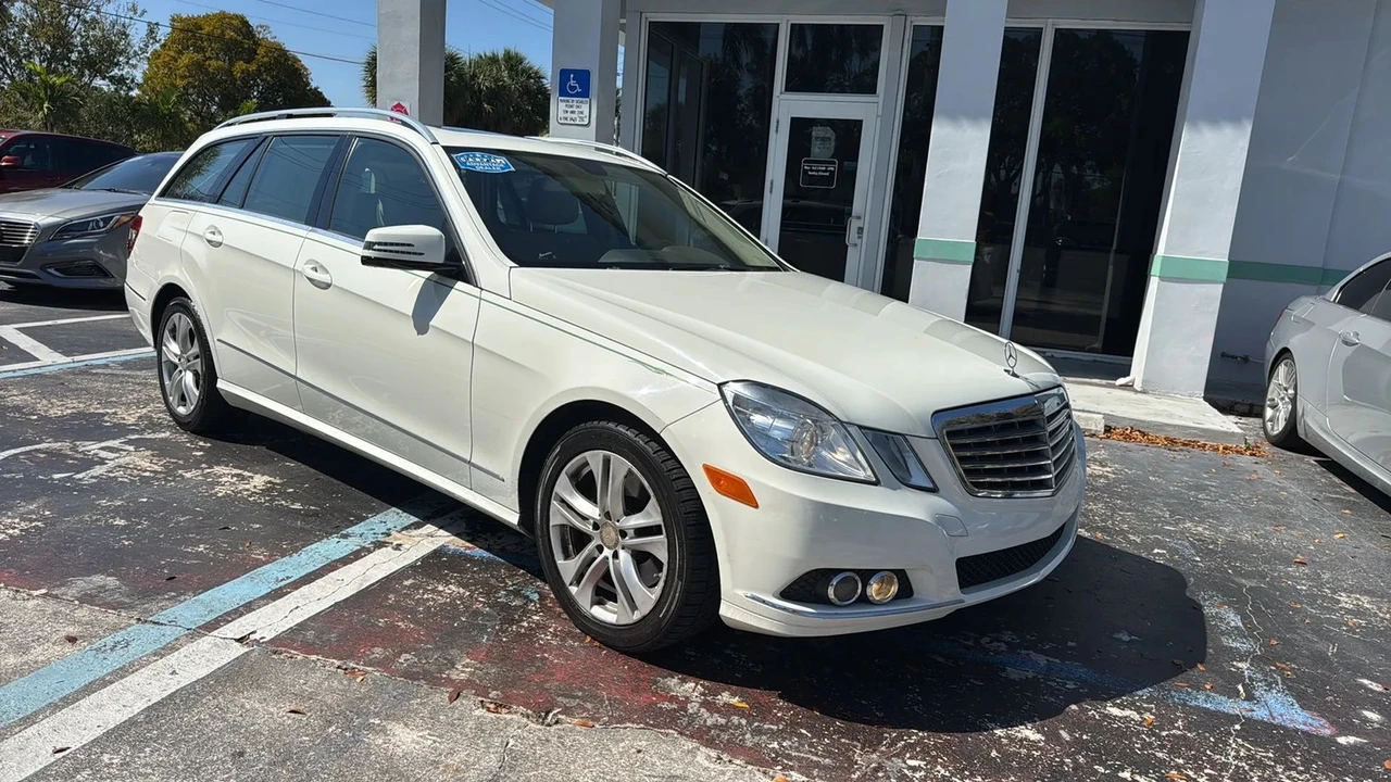 2011 Mercedes-Benz W212 E-Class - Image 3 of 21