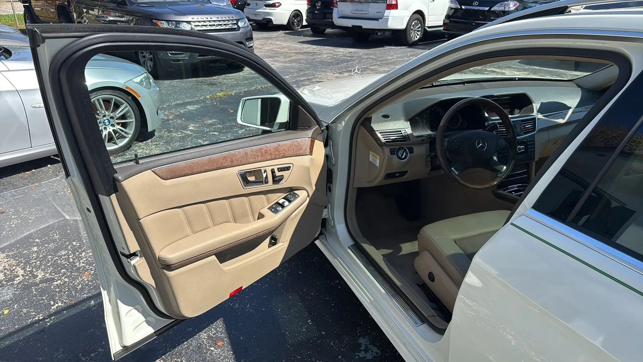 2011 Mercedes-Benz W212 E-Class - Image 18 of 21