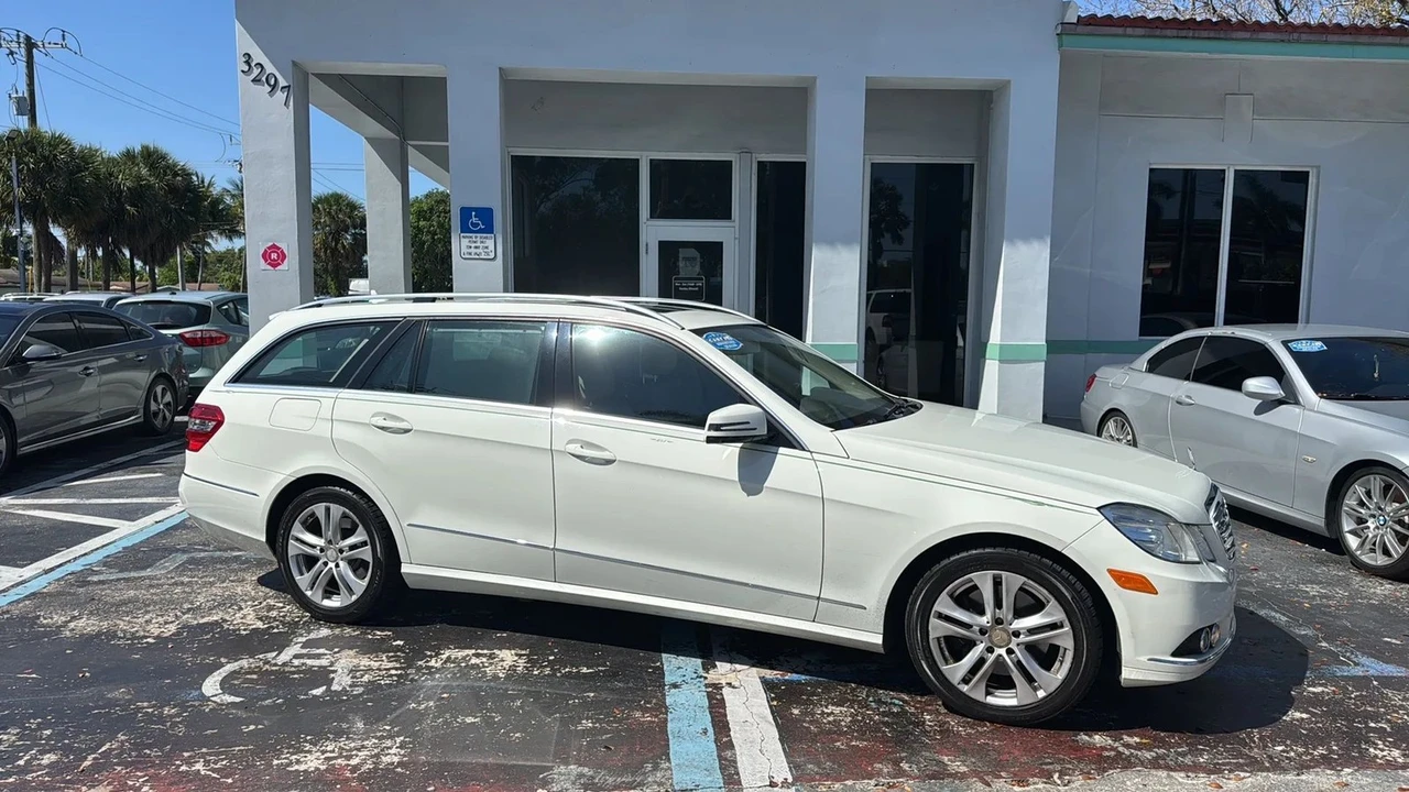 2011 Mercedes-Benz W212 E-Class - Image 11 of 21