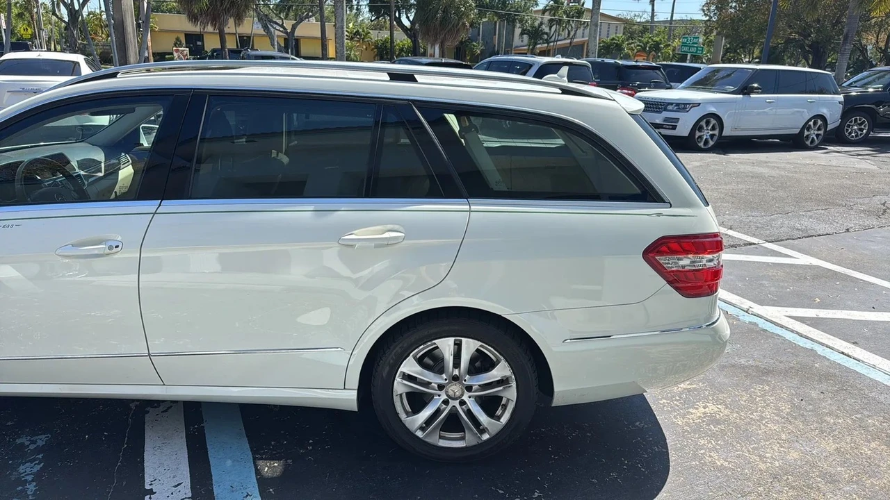 2011 Mercedes-Benz W212 E-Class - Image 16 of 21