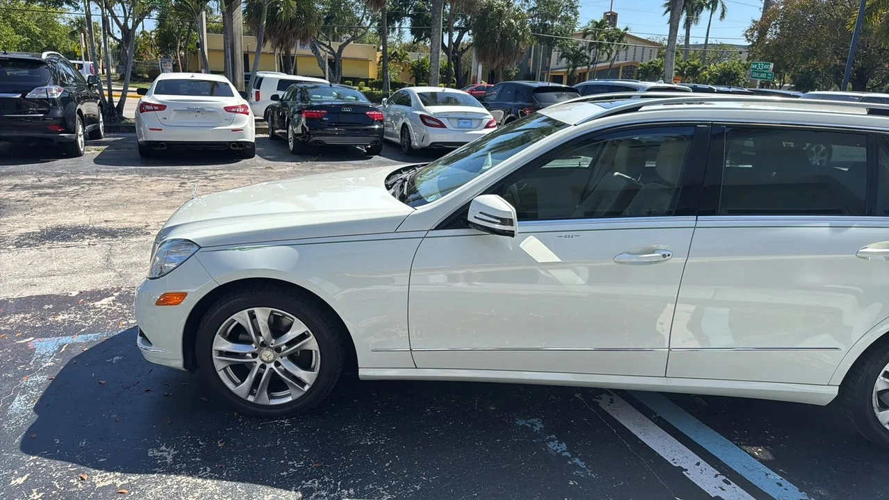 2011 Mercedes-Benz W212 E-Class - Image 17 of 21