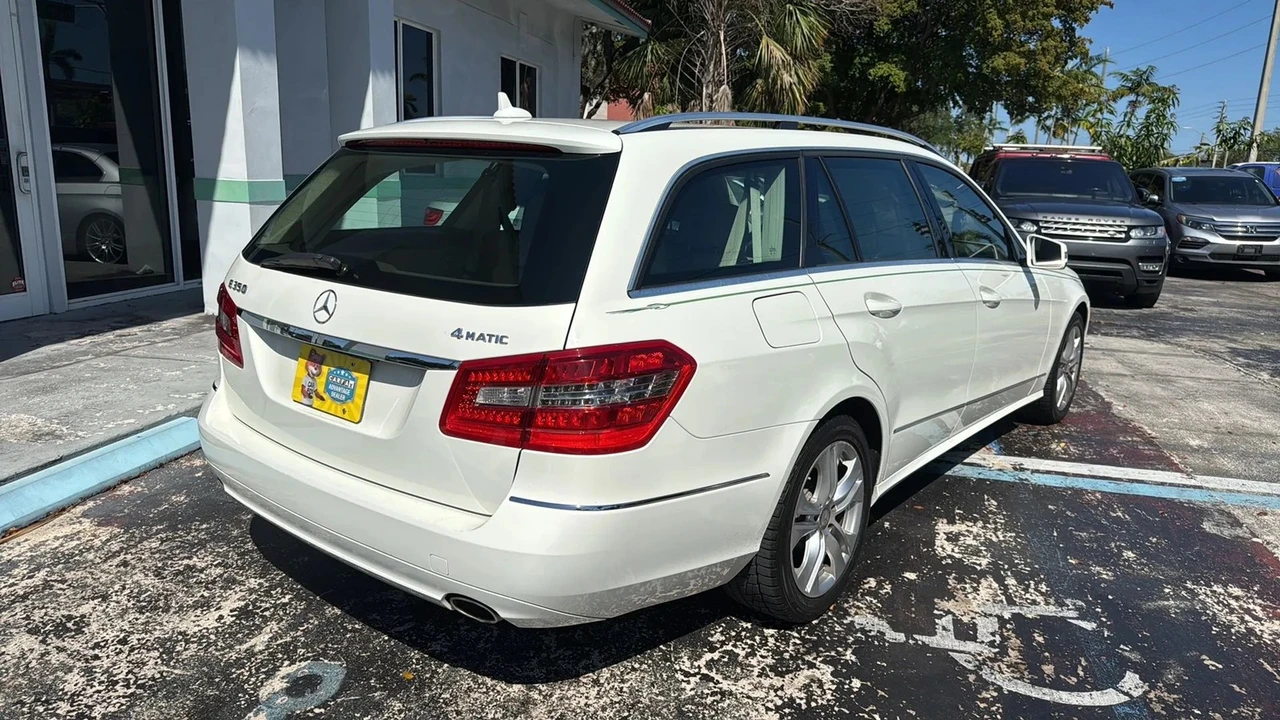 2011 Mercedes-Benz W212 E-Class - Image 10 of 21