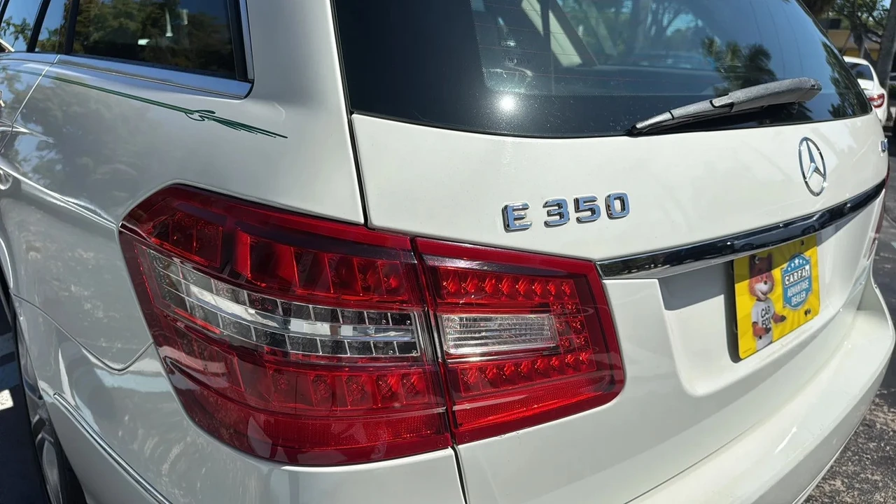 2011 Mercedes-Benz W212 E-Class - Image 12 of 21