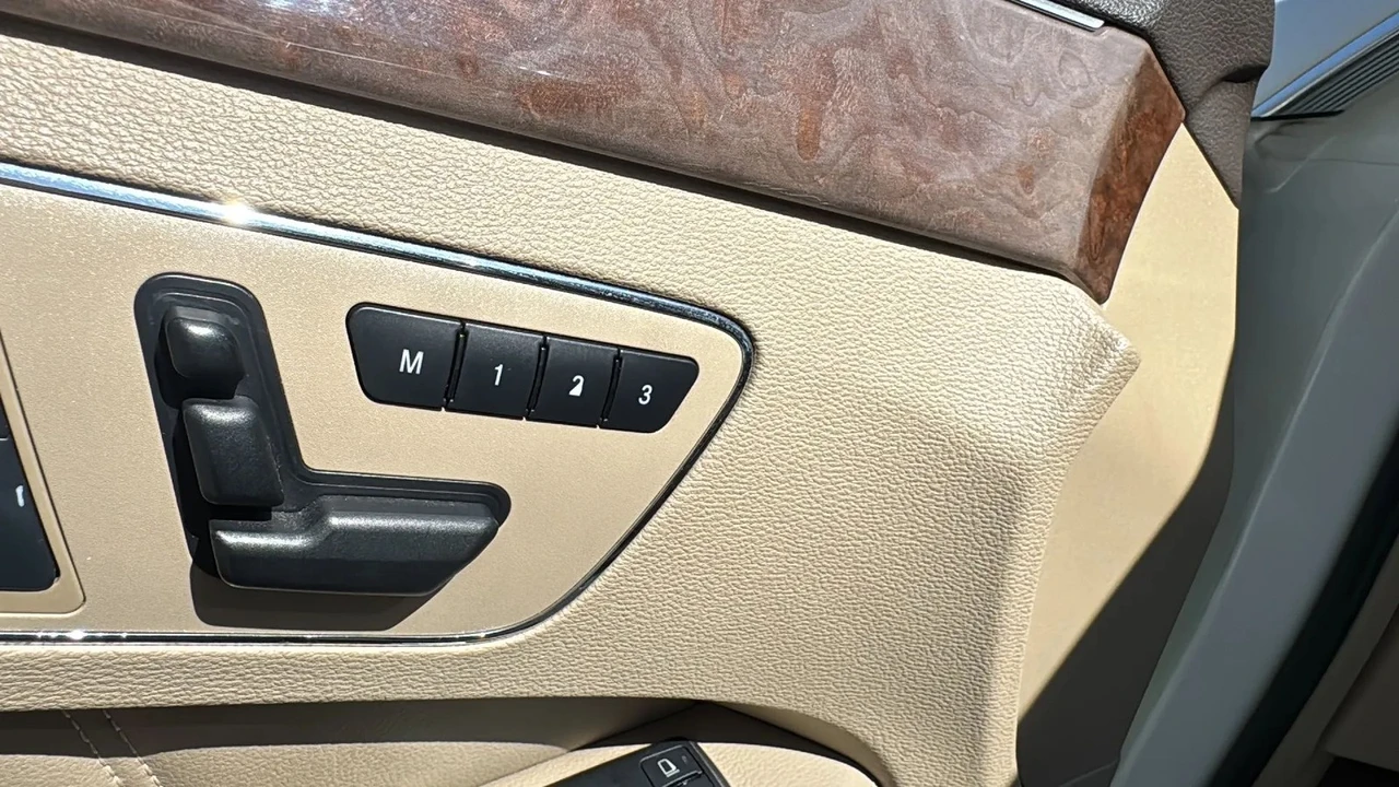 2011 Mercedes-Benz W212 E-Class - Image 19 of 21