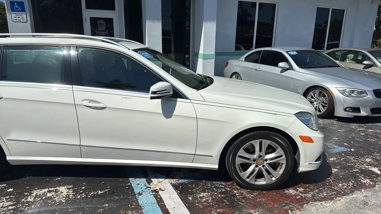 2011 Mercedes-Benz W212 E-Class - Image 15 of 21