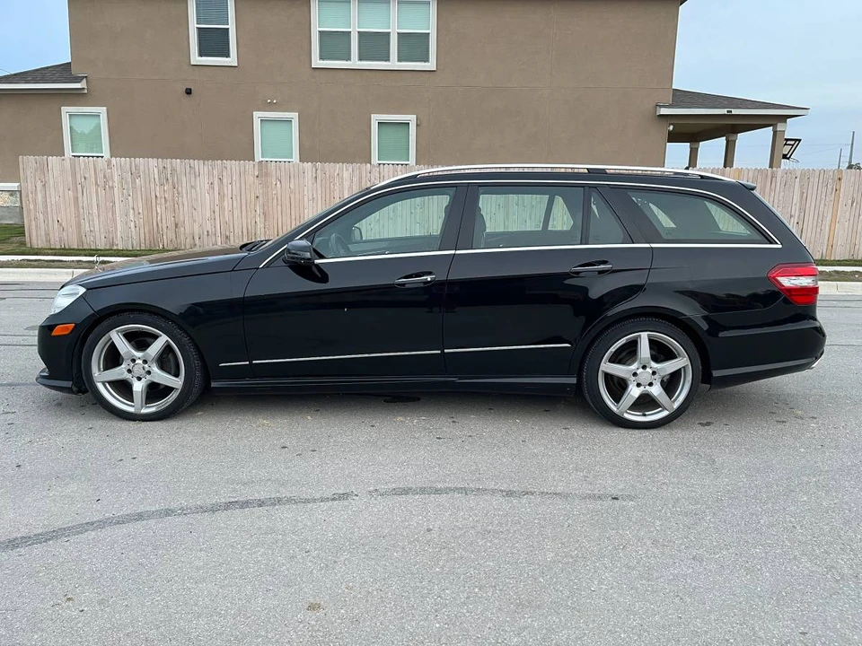 2011 Mercedes-Benz W212 E-Class - Image 8 of 11